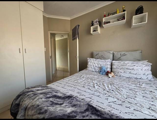 2 BEDROOM TOWNHOUSE FOR SALE IN GENL ALBERTS PARK